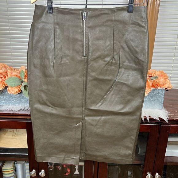 Romeo and Juliet Couture Faux Leather Pencil Skirt NWT - Picture 2 of 6